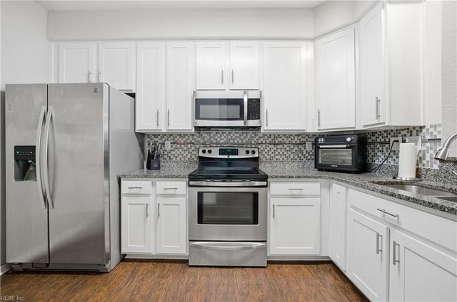 237 Breccia LN, Virginia Beach, VA 23462