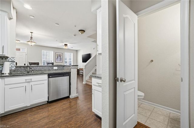 237 Breccia LN, Virginia Beach, VA 23462