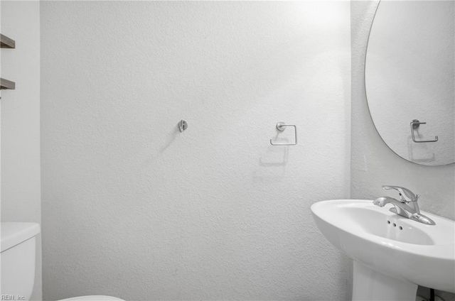 237 Breccia LN, Virginia Beach, VA 23462