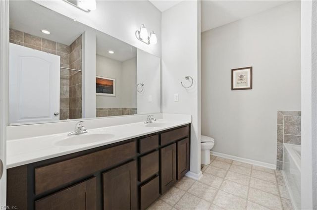 237 Breccia LN, Virginia Beach, VA 23462