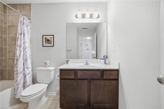 237 Breccia LN, Virginia Beach, VA 23462