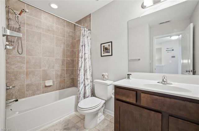 237 Breccia LN, Virginia Beach, VA 23462