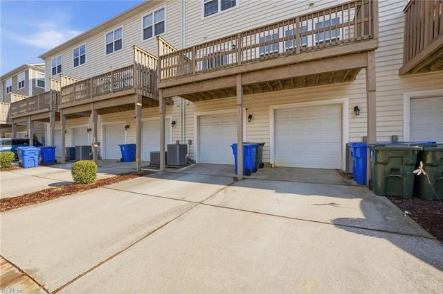 237 Breccia LN, Virginia Beach, VA 23462