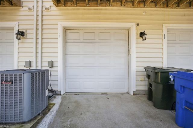 237 Breccia LN, Virginia Beach, VA 23462