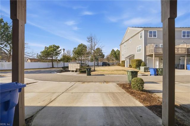 237 Breccia LN, Virginia Beach, VA 23462