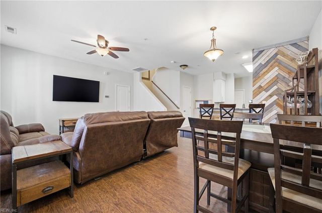 237 Breccia LN, Virginia Beach, VA 23462