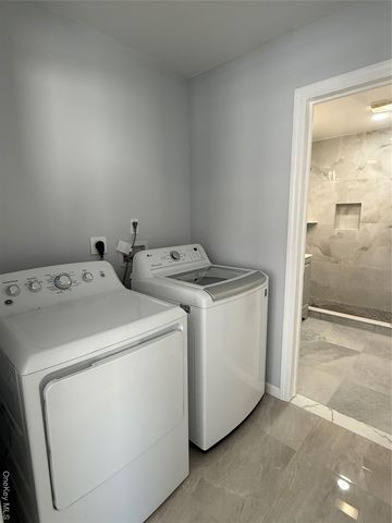 7 Ramsey Road, Plainview, NY 11803