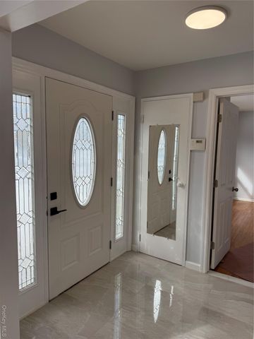 7 Ramsey Road, Plainview, NY 11803