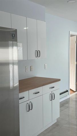 7 Ramsey Road, Plainview, NY 11803