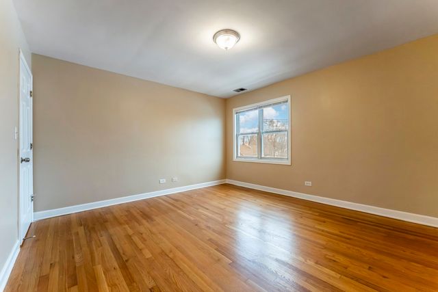 6417 N DAMEN Avenue 3W, Chicago, IL 60645