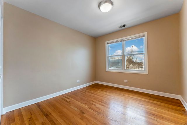 6417 N DAMEN Avenue 3W, Chicago, IL 60645