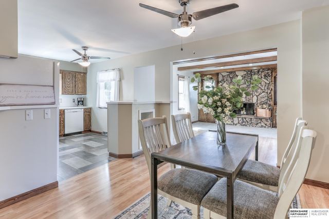 910 S 153 Street, Omaha, NE 68154