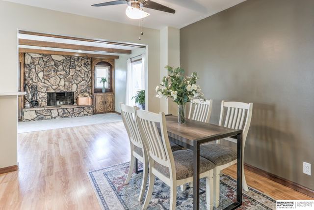 910 S 153 Street, Omaha, NE 68154