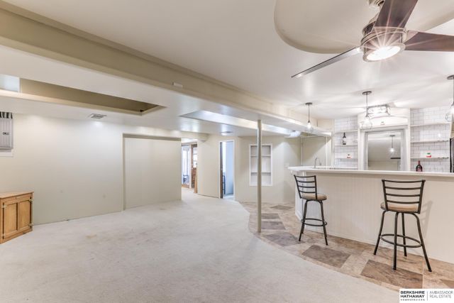 910 S 153 Street, Omaha, NE 68154