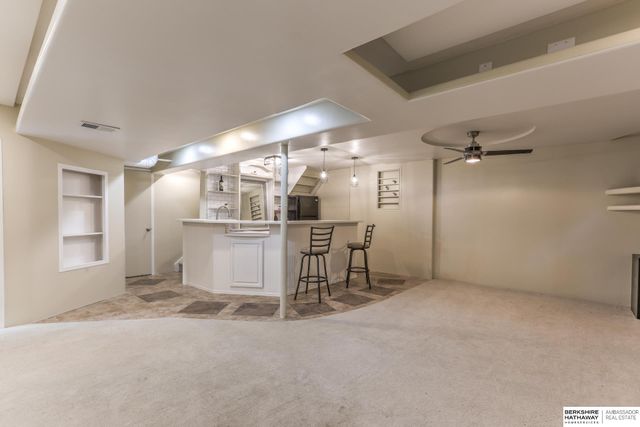 910 S 153 Street, Omaha, NE 68154