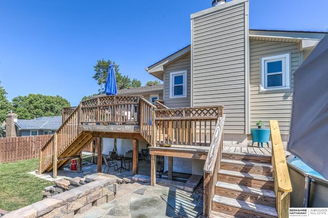 910 S 153 Street, Omaha, NE 68154