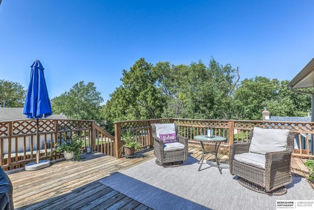 910 S 153 Street, Omaha, NE 68154