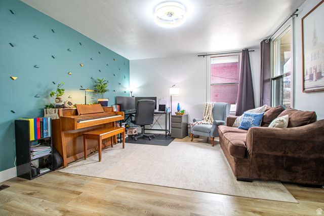 87 E PIONEER AVE, Sandy, UT 84070