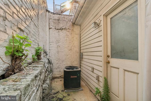 109 E WEST ST, Baltimore, MD 21230