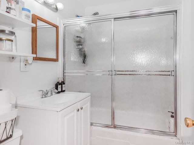 24021 68th Avenue 10, Little Neck, NY 11362