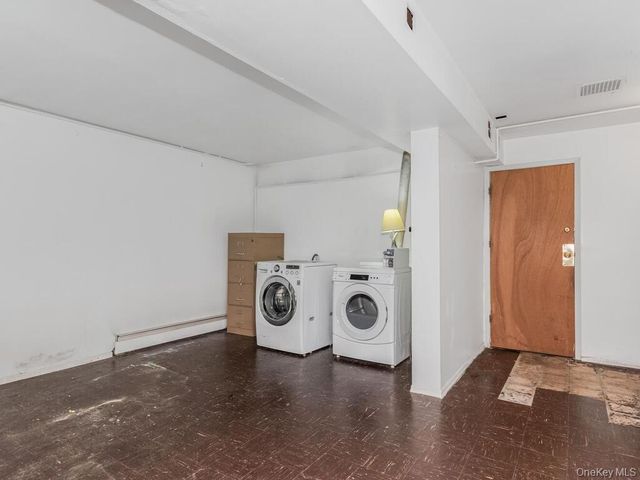 24021 68th Avenue 10, Little Neck, NY 11362