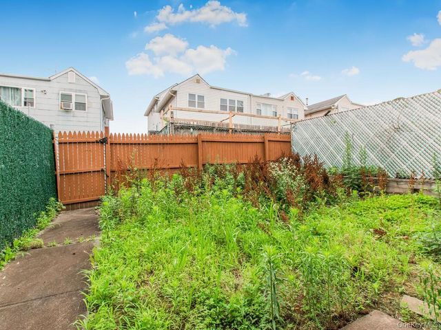 24021 68th Avenue 10, Little Neck, NY 11362