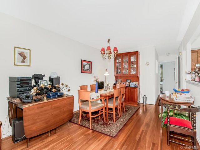 24021 68th Avenue 10, Little Neck, NY 11362