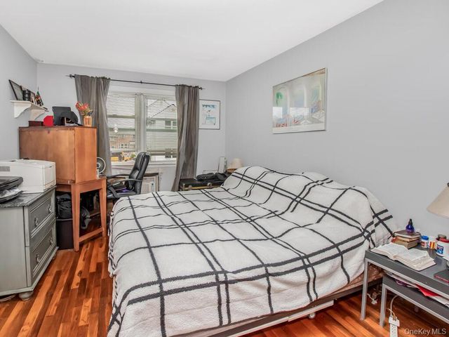24021 68th Avenue 10, Little Neck, NY 11362