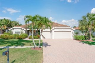 2250 Grove DR, Naples, FL 34120