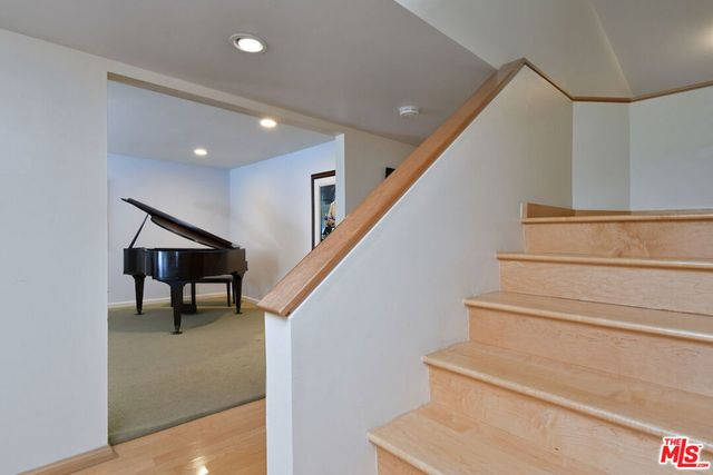 6041 Ellenview Avenue, Woodland Hills, CA 91367