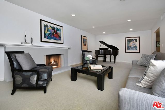 6041 Ellenview Avenue, Woodland Hills, CA 91367