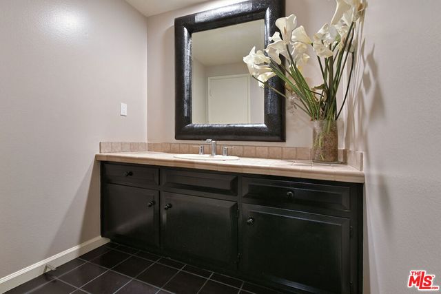 6041 Ellenview Avenue, Woodland Hills, CA 91367