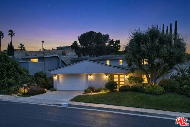 6041 Ellenview Avenue, Woodland Hills, CA 91367