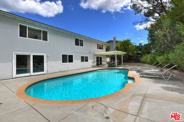 6041 Ellenview Avenue, Woodland Hills, CA 91367