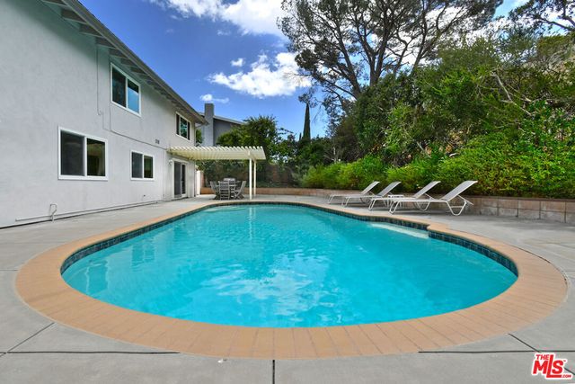 6041 Ellenview Avenue, Woodland Hills, CA 91367