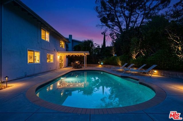 6041 Ellenview Avenue, Woodland Hills, CA 91367