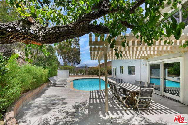 6041 Ellenview Avenue, Woodland Hills, CA 91367