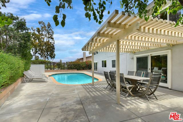6041 Ellenview Avenue, Woodland Hills, CA 91367