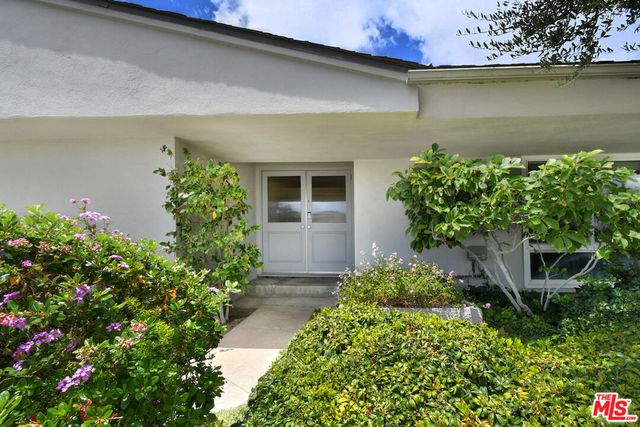 6041 Ellenview Avenue, Woodland Hills, CA 91367