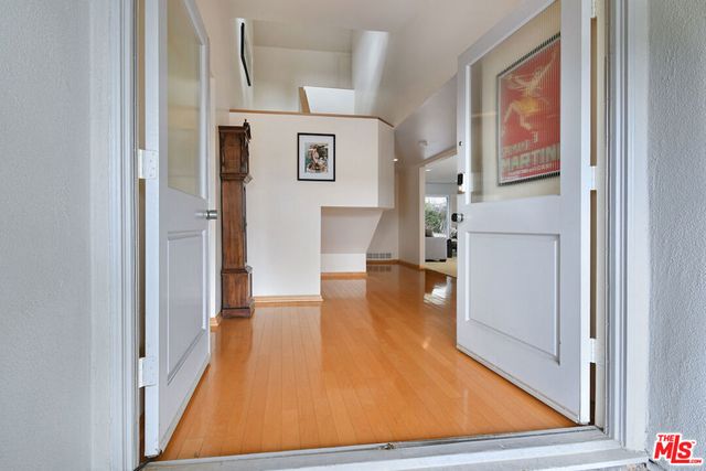 6041 Ellenview Avenue, Woodland Hills, CA 91367