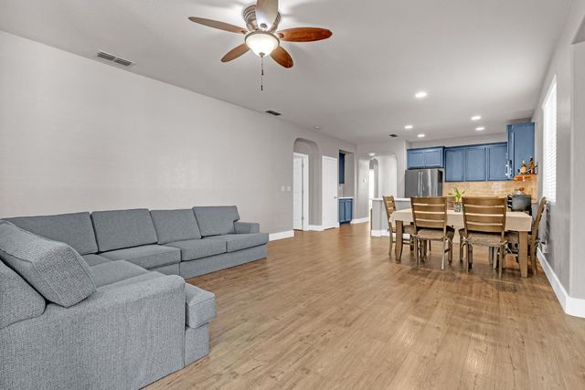 2618 San Juan Rd, Sacramento, CA 95833