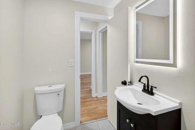 18 Anthony Lane, Colonie, NY 12205