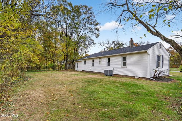 18 Anthony Lane, Colonie, NY 12205