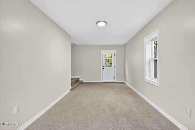 18 Anthony Lane, Colonie, NY 12205