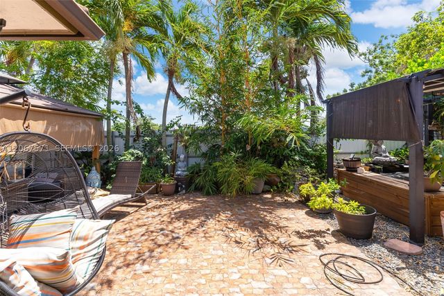 12382 SW 213th Ter, Miami, FL 33177
