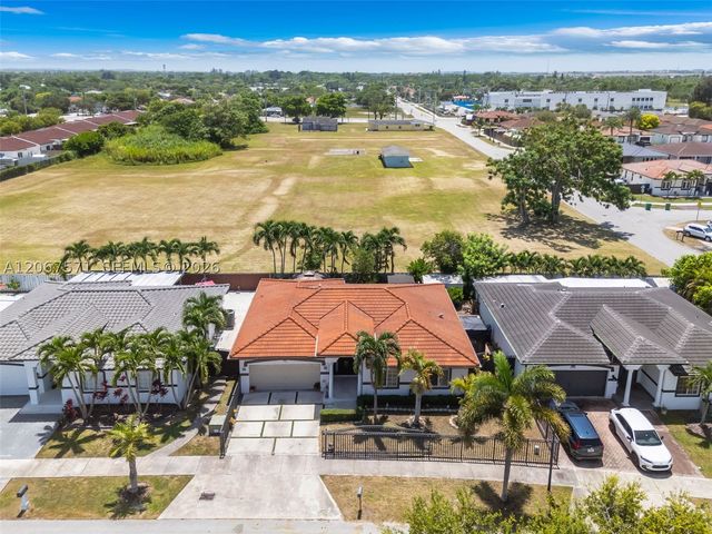 12382 SW 213th Ter, Miami, FL 33177