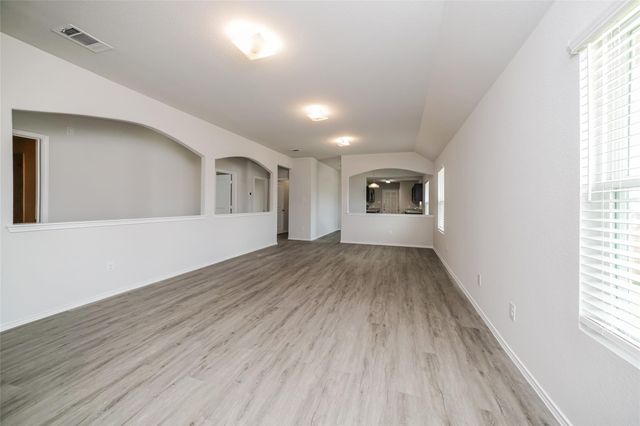 208 Fallow Deer Drive, Huntsville, TX 77320