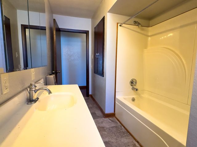 617 Ash Flat Drive, Ash Flat, AR 72513