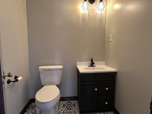 617 Ash Flat Drive, Ash Flat, AR 72513