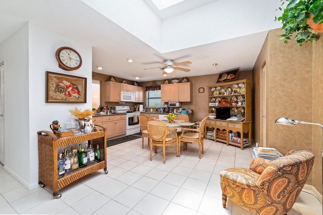 302 Deer Creek Wildwood Lane E, Deerfield Beach, FL 33442